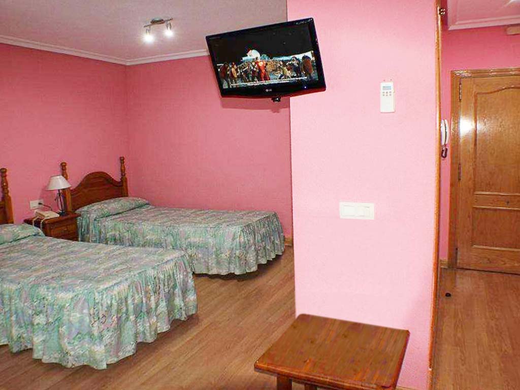 hotel_las_nieves_nambroca_toledo_habitaciones_doble_2_camas